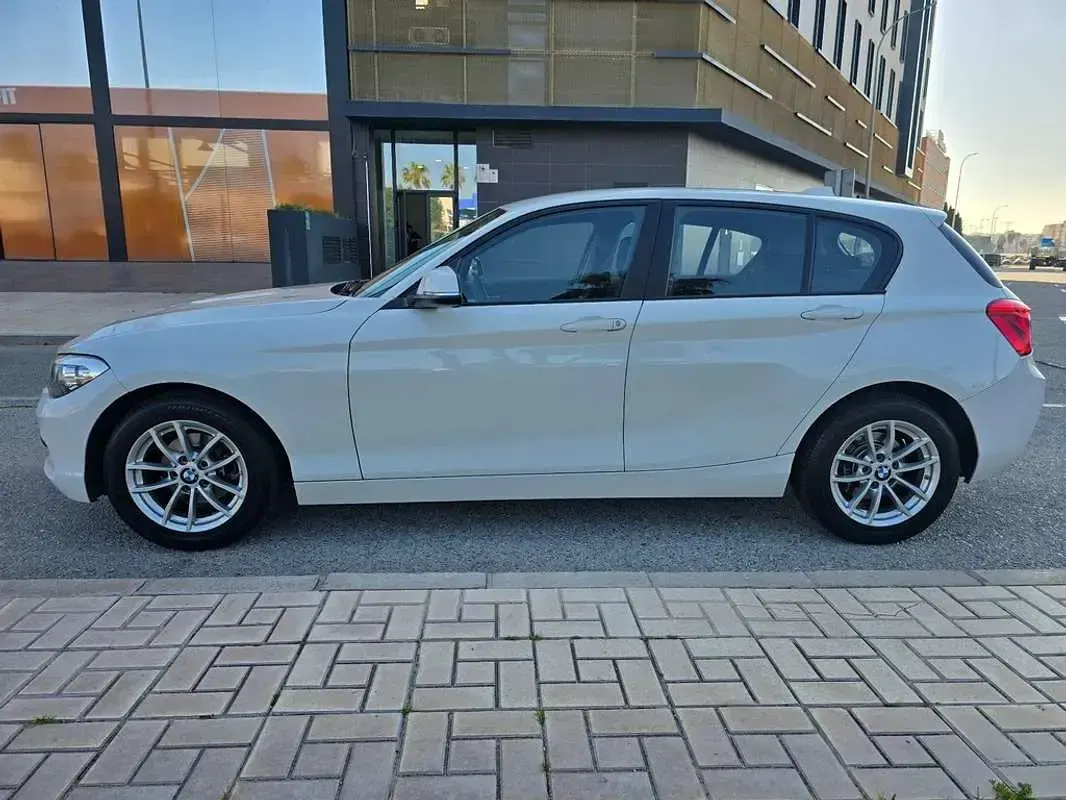 Usado BMW 116 Sport Line 116 CV (85 kW) 2018 Blanco Utilitario