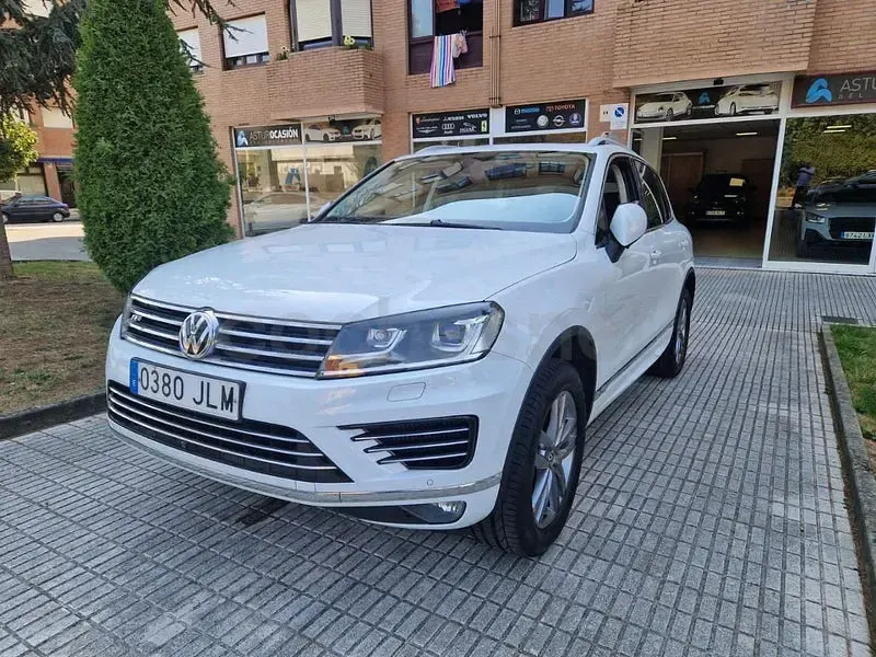 Usado VW Touareg R-line 204 CV (150 kW) 2016 Blanco SUV