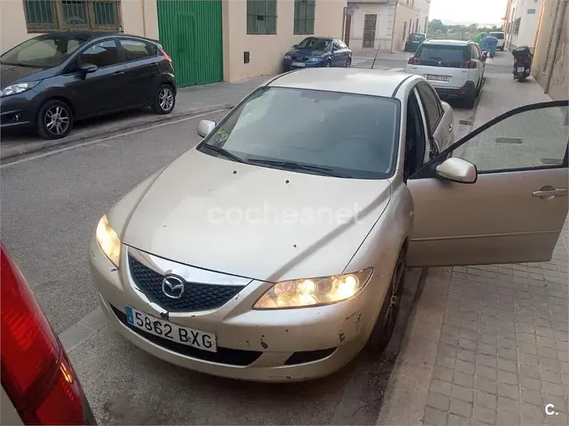 Usado Mazda 6 Active 141 HP (103 kW) 2002 Bege Sedan