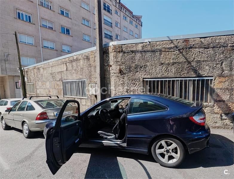 Usado Mercedes C200 Sport Edition 122 CV (89 kW) 2005 Azul Berlina