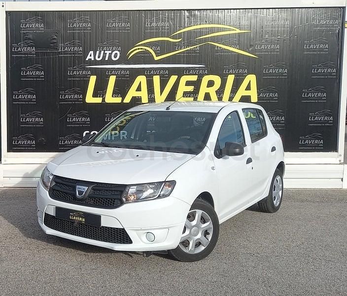 Usado Dacia Sandero Base 75 CV (55 kW) 2015 Blanco Berlina