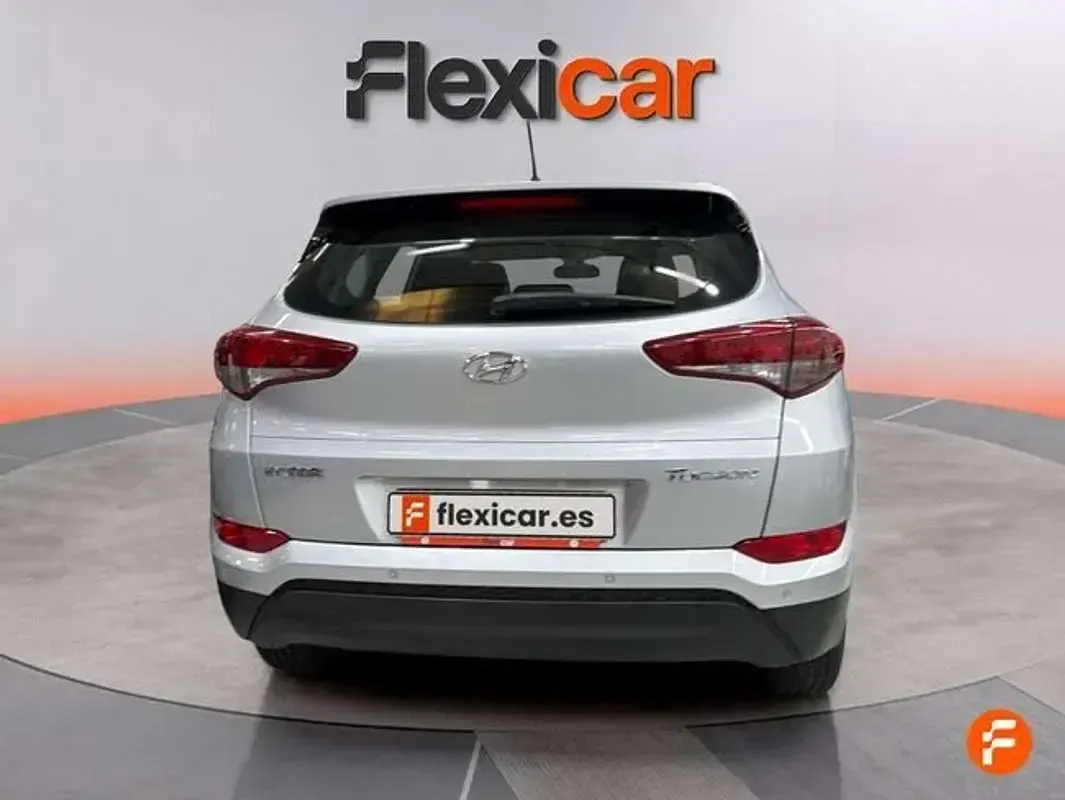 Usado Hyundai Tucson 132 CV (97 kW) 2018 Gris SUV