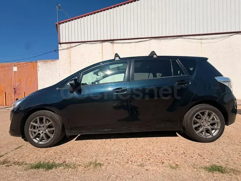 Usado Toyota Verso Comfort 112 CV (82 kW) 2014 Negro Monovolumen