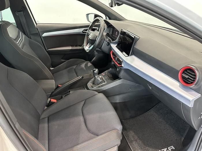 Usado Seat Ibiza FR 115 CV (84 kW) 2025 Blanco Utilitario
