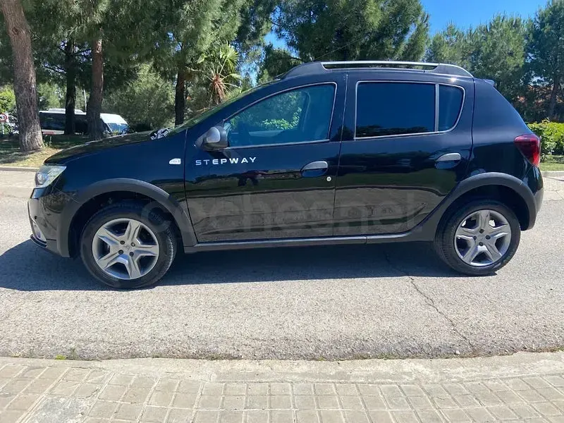 Usado Dacia Sandero Stepway 90 CV (66 kW) 2018 Negro Berlina