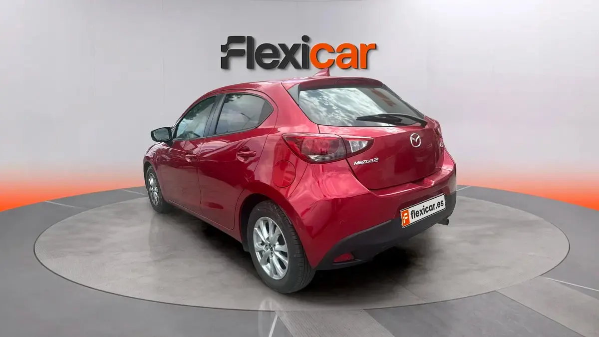 Usado Mazda 2 Edition 90 CV (66 kW) 2017 Rojo Utilitario