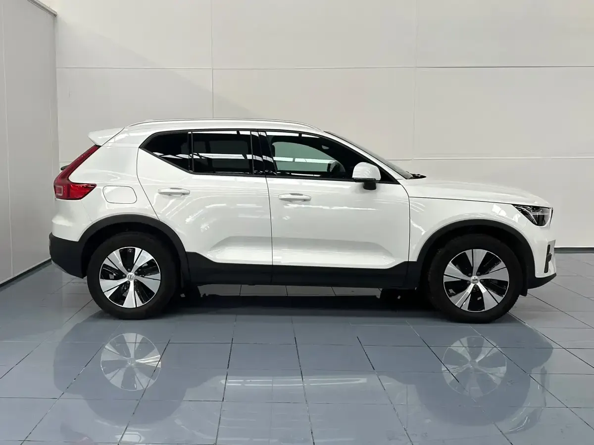 Usado Volvo XC40 Core 163 CV (119 kW) 2025 Blanco SUV