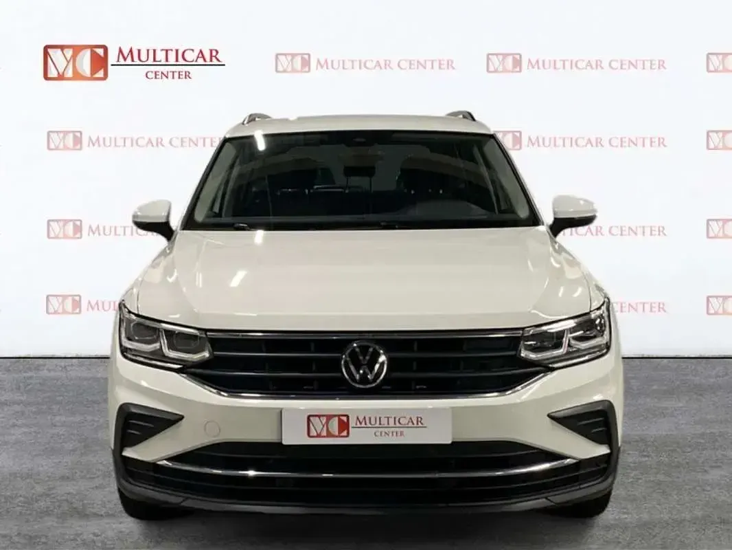 Usado VW Tiguan Life 150 CV (110 kW) 2022 Blanco SUV