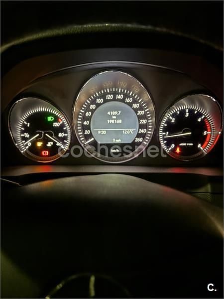Usado Mercedes C200 Avantgarde 136 CV (100 kW) 2010 Gris / plata Berlina