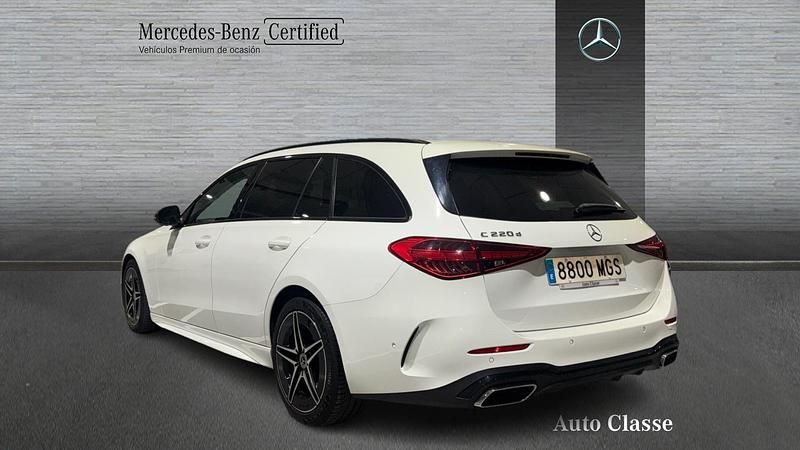 Usado Mercedes C220 AMG line 200 CV (147 kW) 2023 Blanco Familiar