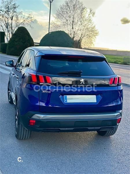 Usado Peugeot 3008 Allure 130 CV (95 kW) 2019 Azul SUV