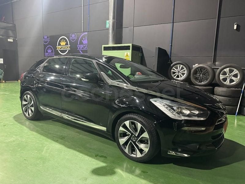 Usado Citroën DS5 Style 181 CV (133 kW) 2014 Negro Utilitario
