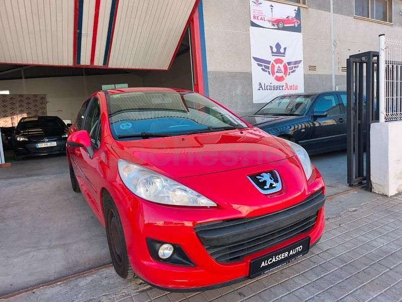 Usado Peugeot 207 68 CV (50 kW) 2014 Rojo Descapotable