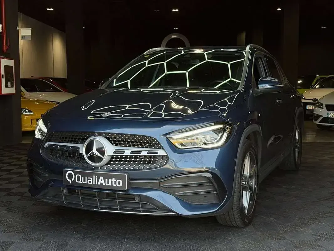 Usado Mercedes GLA250 218 CV (160 kW) 2021 Azul SUV