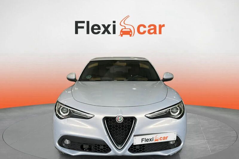 Usado Alfa Romeo Stelvio Ti 211 CV (155 kW) 2022 Blanco SUV