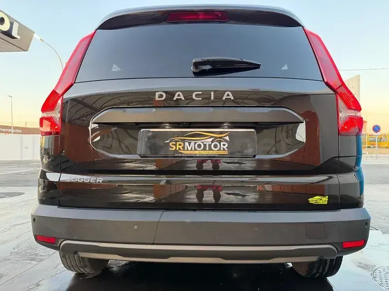 Usado Dacia Jogger Extreme 100 CV (73 kW) 2022 Negro Monovolumen