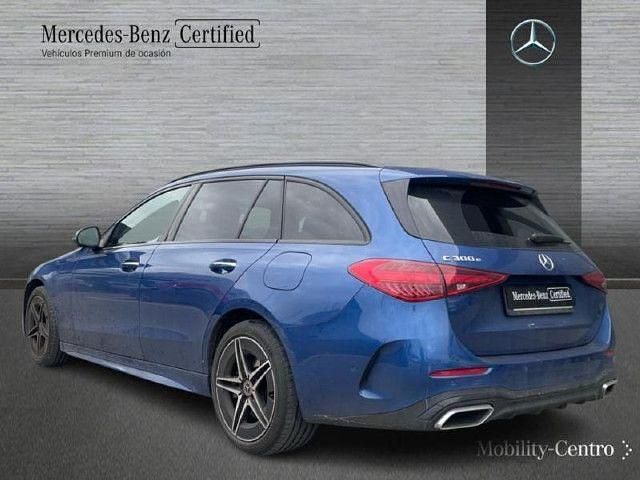Usado Mercedes C300e AMG line 313 CV (230 kW) 2022 Azul espectral Familiar