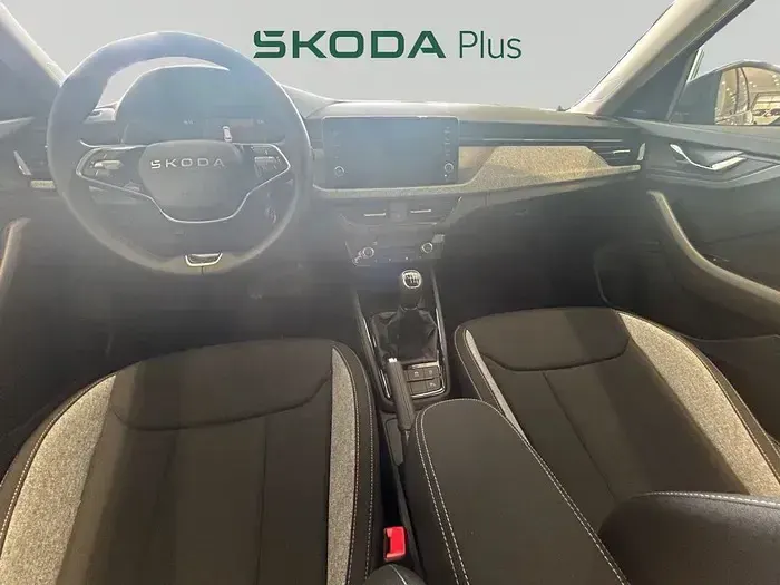 Usado Skoda Kamiq Selection 115 CV (84 kW) 2026 Negro SUV