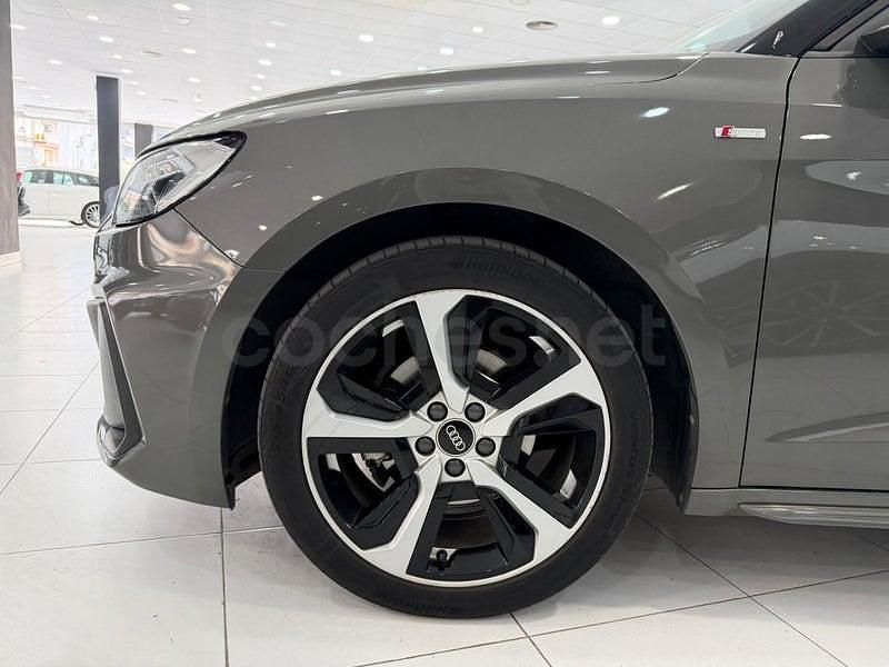 Usado Audi A1 Sportback S-Line 110 CV (80 kW) 2021 Gris / plata Utilitario