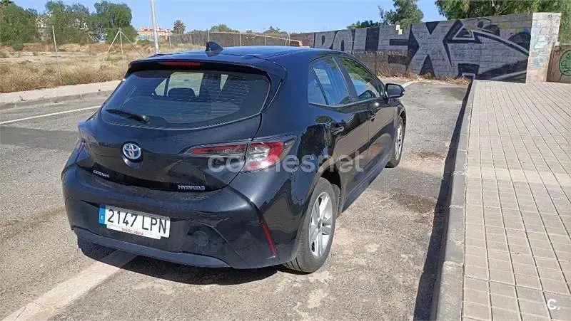 Usado Toyota Corolla Active 122 CV (89 kW) 2021 Negro Berlina