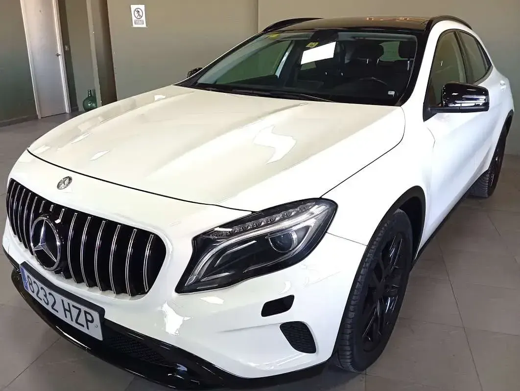 Usado Mercedes GLA220 Urban 170 CV (125 kW) 2014 Blanco SUV