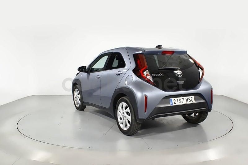 Usado Toyota Aygo X Play 72 CV (52 kW) 2024 Gris / plata SUV