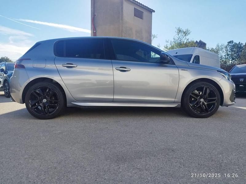 Usado Peugeot 308 GT-line 130 CV (95 kW) 2019 Gris / plata Berlina