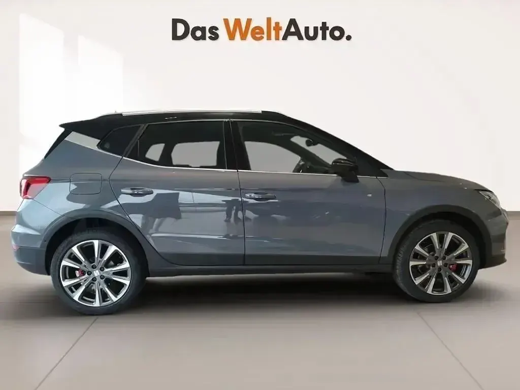 Usado Seat Arona FR 116 CV (85 kW) 2025 Gris SUV