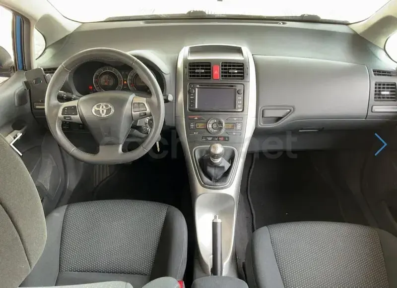 Usado Toyota Auris Live 132 CV (97 kW) 2012 Azul Berlina