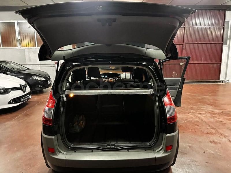 Usado Renault Scénic II Dynamique 85 CV (62 kW) 2007 Negro Monovolumen