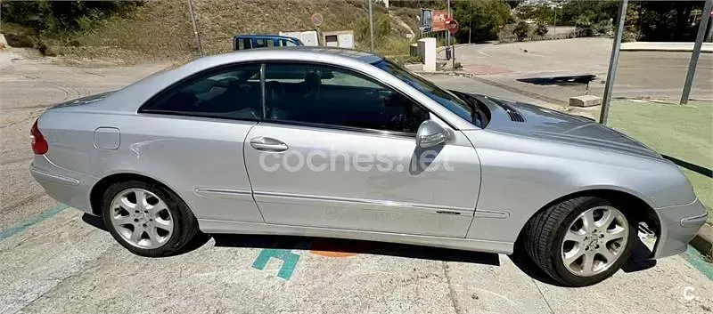 Usado Mercedes CLK240 Elegance 170 CV (125 kW) 2002 Gris / plata Coupe