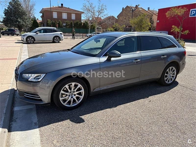 Usado Audi A4 Advanced 150 CV (110 kW) 2016 Gris / plata Familiar