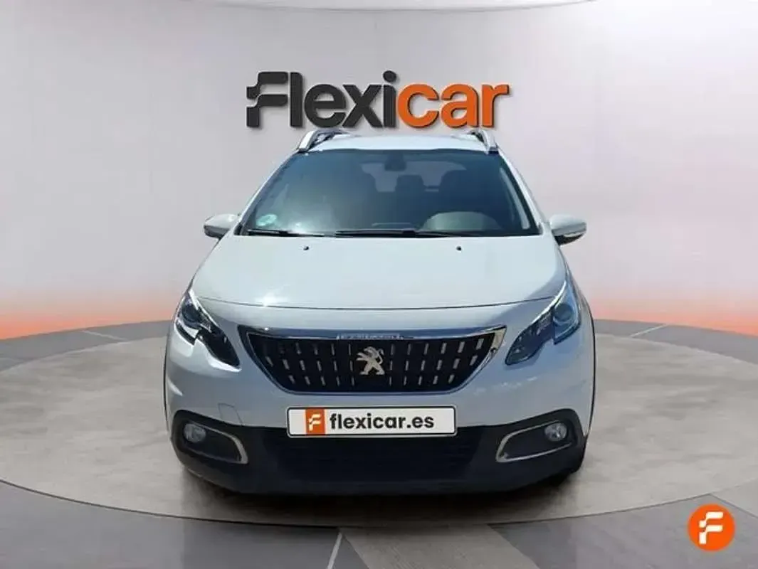 Usado Peugeot 2008 Signature Sky 131 CV (96 kW) 2019 Blanco SUV