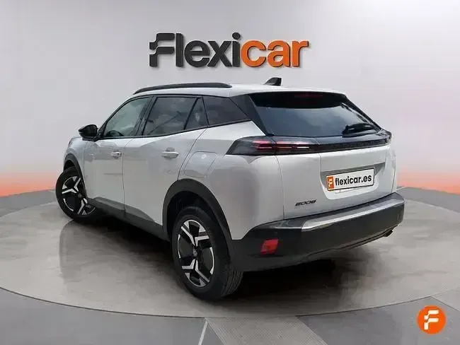 Usado Peugeot 2008 Allure 100 CV (73 kW) 2024 Blanco SUV