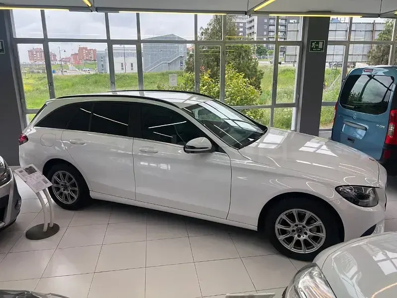 Usado Mercedes C220 170 CV (125 kW) 2016 Blanco Familiar