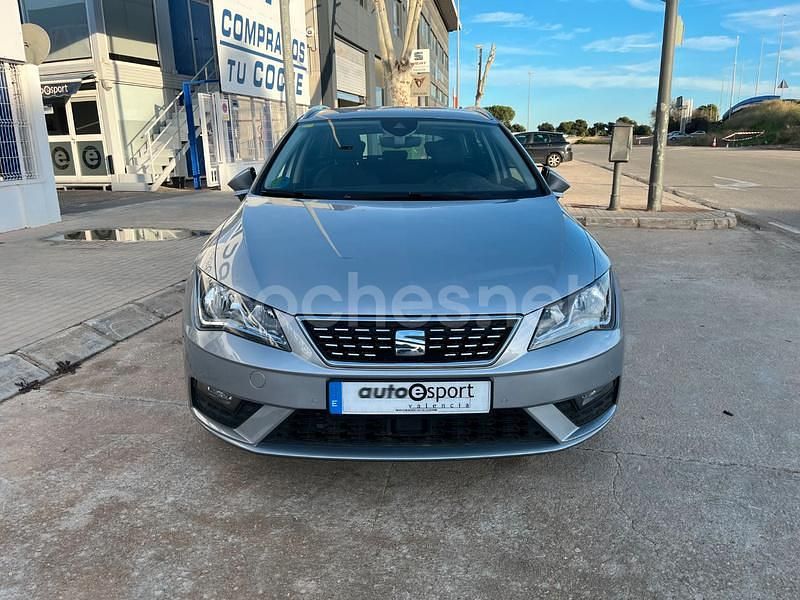 Usado Seat Leon XCELLENCE 130 CV (95 kW) 2020 Gris / plata Familiar