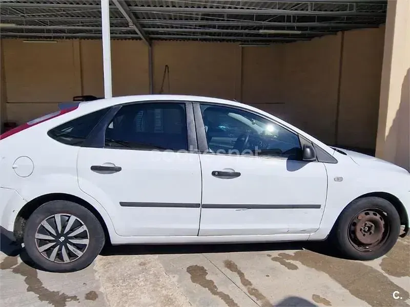 Usado Ford Focus Business Edition 90 CV (66 kW) 2007 Blanco Familiar