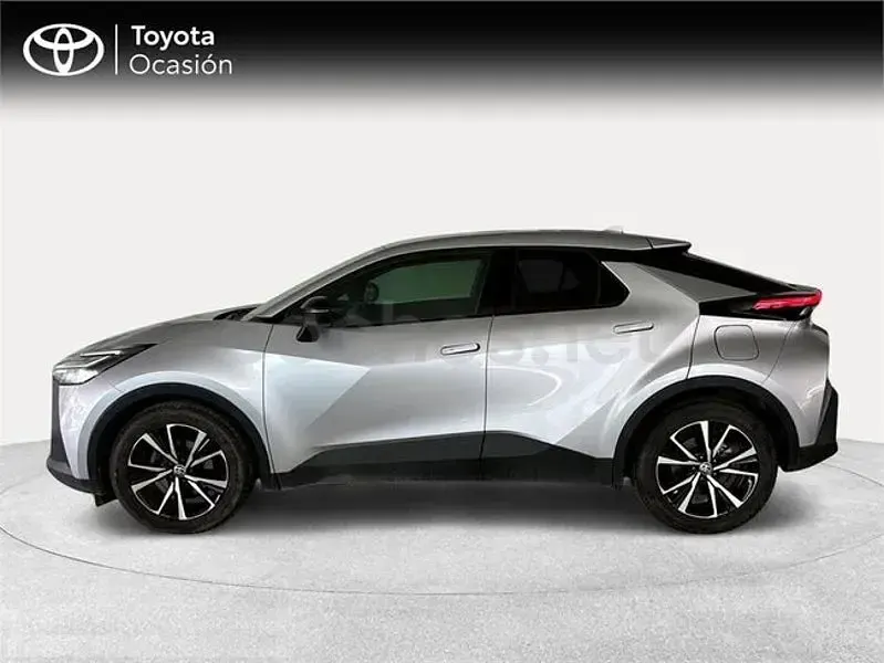 Usado Toyota C-HR Advance 140 CV (102 kW) 2025 Gris / plata SUV