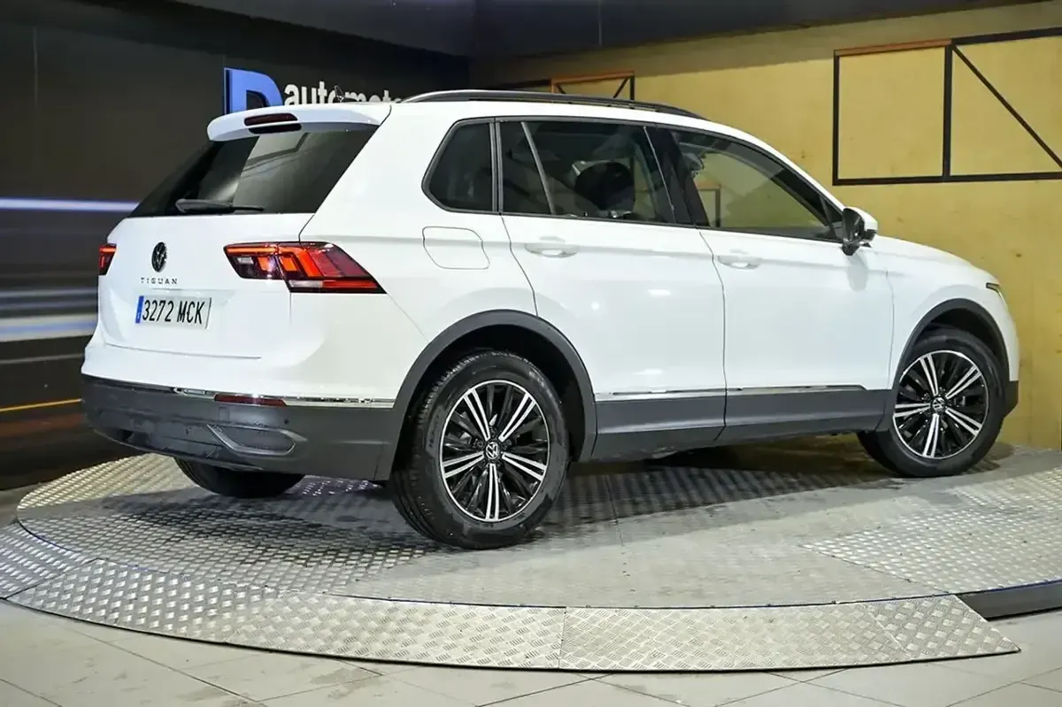 Usado VW Tiguan Life 151 CV (111 kW) 2022 Blanco SUV