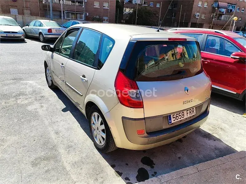 Usado Renault Scenic E-Tech Dynamique 150 CV (110 kW) 2007 Amarillo Monovolumen