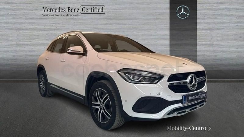Usado Mercedes GLA200 Progressive 150 CV (110 kW) 2023 Blanco polar  pintura unicolor SUV