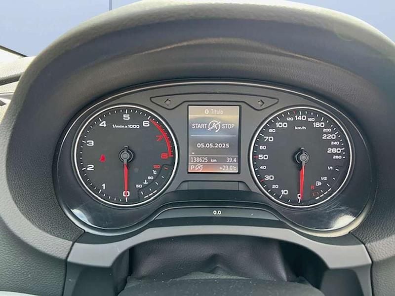 Usado Audi A3 Cabriolet Attraction 150 CV (110 kW) 2015 Negro Descapotable