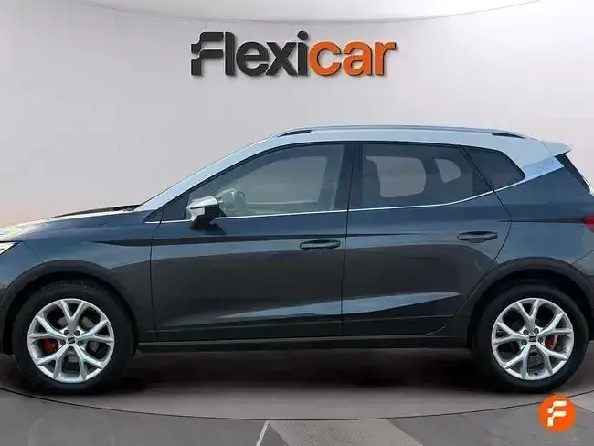 Usado Seat Arona FR 150 CV (110 kW) 2023 Gris SUV