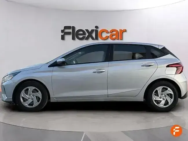 Usado Hyundai i20 84 CV (61 kW) 2022 Gris Utilitario