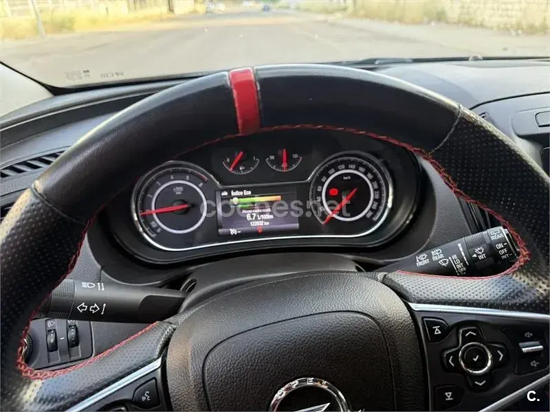 Usado Opel Insignia Selective 140 CV (102 kW) 2015 Marrón Berlina