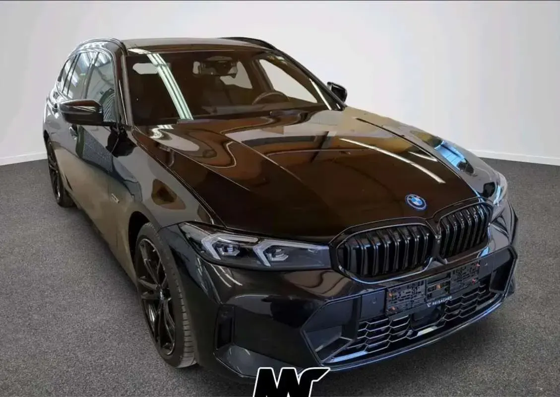 Usado BMW 330e M Sport 292 CV (214 kW) 2022 Negro Familiar