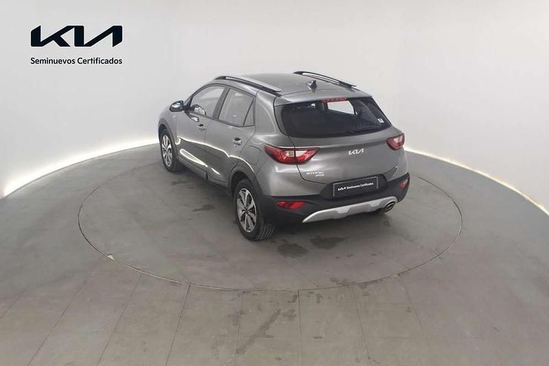 Usado Kia Stonic 101 CV (74 kW) 2025 Gris SUV