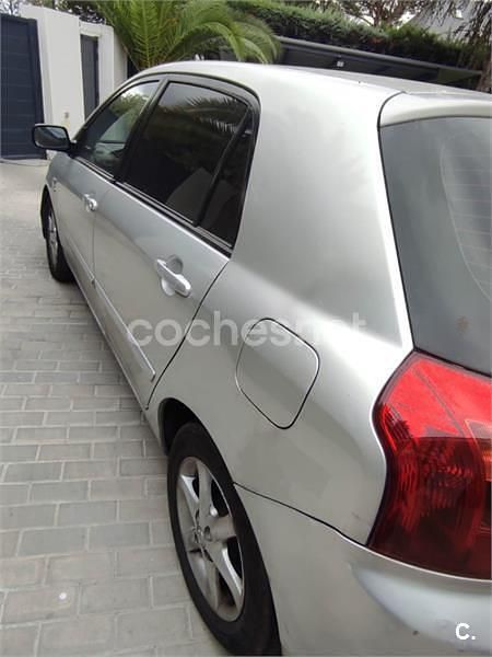 Usado Toyota Corolla Sol 116 CV (85 kW) 2004 Gris / plata Berlina