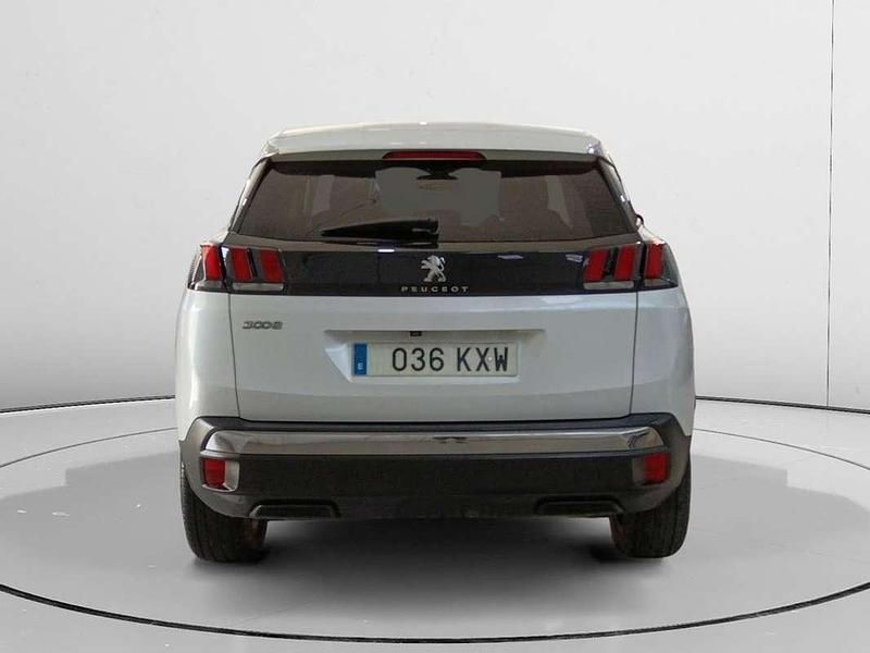 Usado Peugeot 3008 Allure 132 CV (97 kW) 2019 Blanco SUV