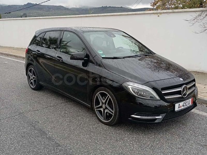 Usado Mercedes B220 AMG line 177 CV (130 kW) 2014 Negro Monovolumen